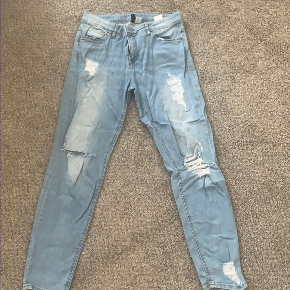 Women’s ripped jeans